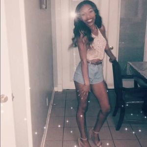 Meet your Posher, Derykah